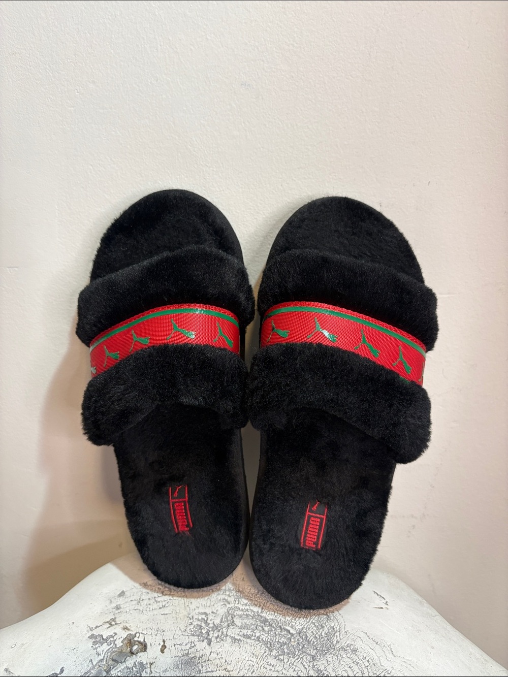 Puma Women's Fluff Remix Black Fuzzy Faux Fur Slide Strap Ribbon Logo Slippers 5